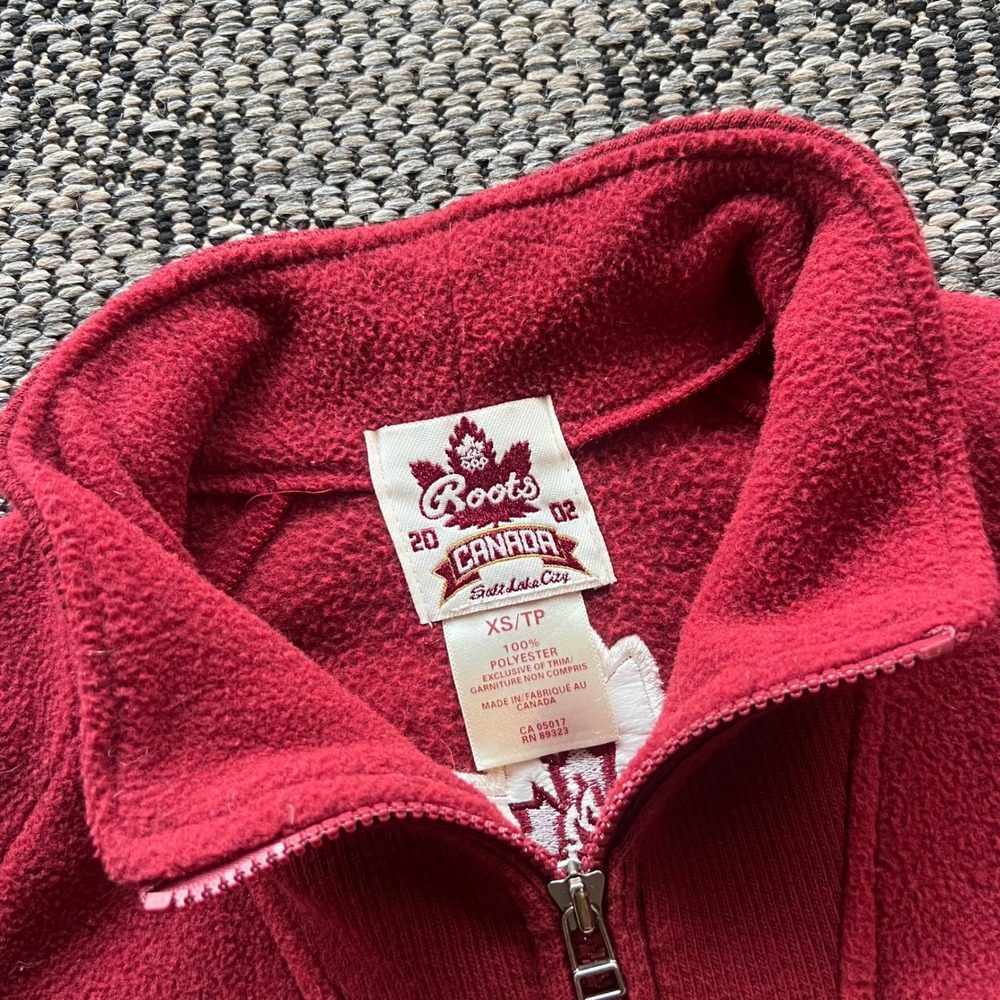 Vintage Roots Sweater Mens XS Red Fleece Salt Lake Olympics Canada Zip 2002 Y2K - Picture 2 of 7